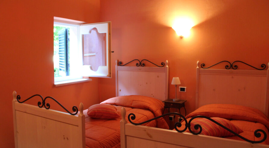 Camera Arancio